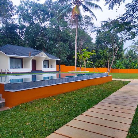 Fragrant Nature Backwater Resort & Ayurveda Spa Kollam Exterior foto
