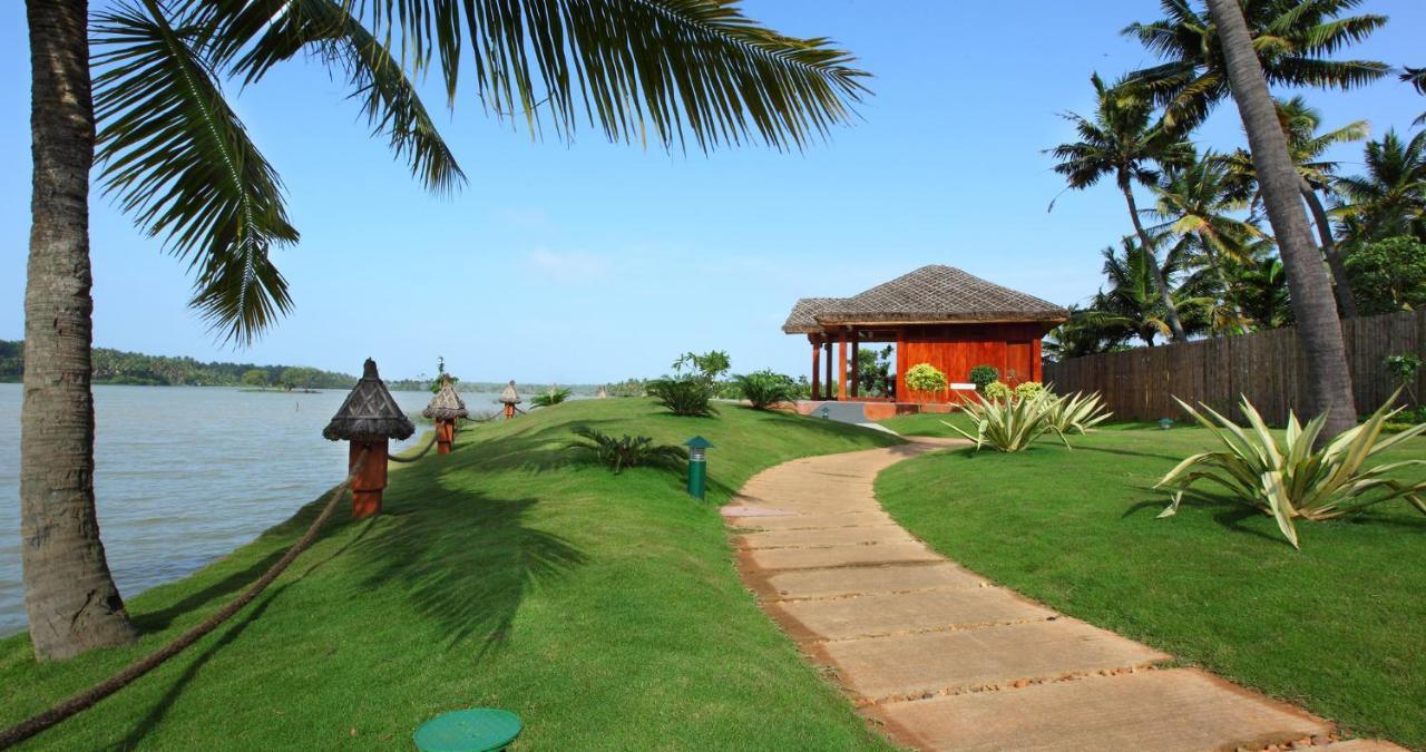 Fragrant Nature Backwater Resort & Ayurveda Spa Kollam Exterior foto