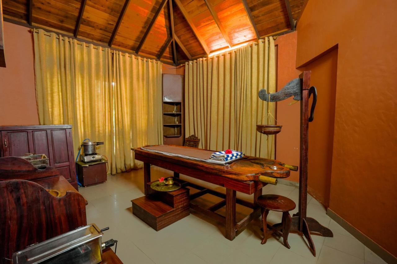 Fragrant Nature Backwater Resort & Ayurveda Spa Kollam Exterior foto