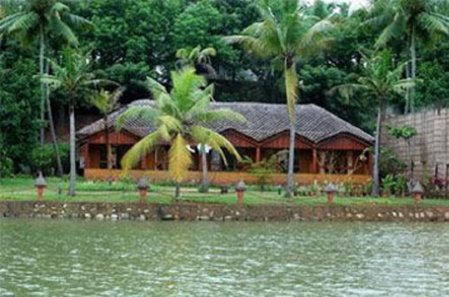 Fragrant Nature Backwater Resort & Ayurveda Spa Kollam Habitación foto
