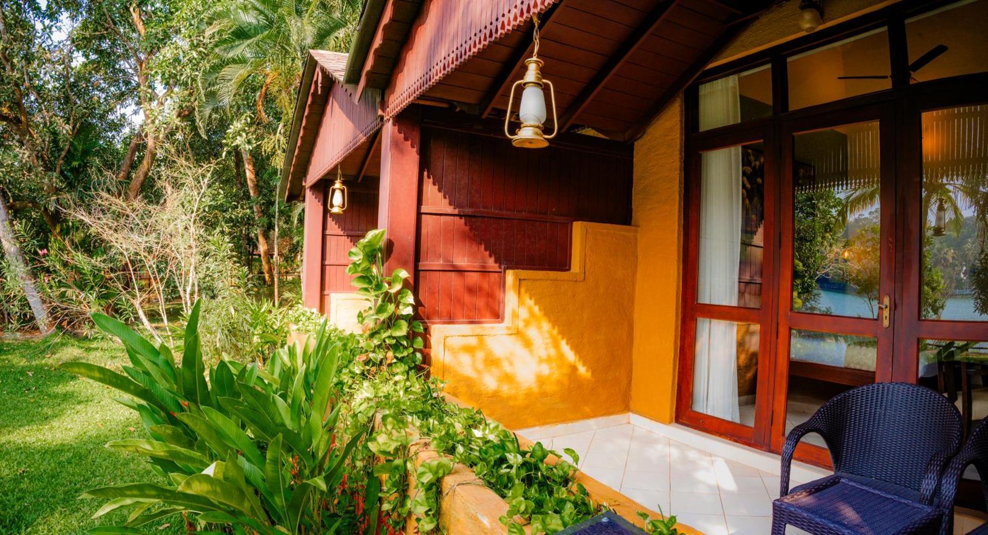 Fragrant Nature Backwater Resort & Ayurveda Spa Kollam Exterior foto