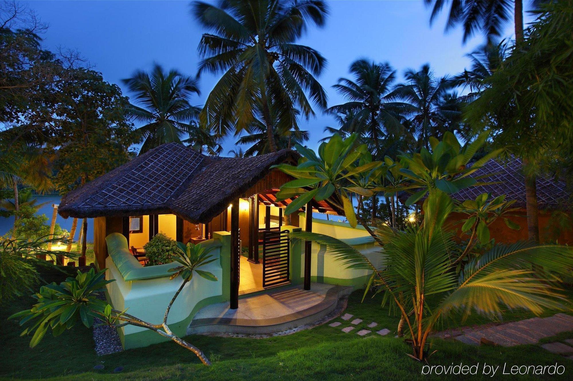 Fragrant Nature Backwater Resort & Ayurveda Spa Kollam Exterior foto